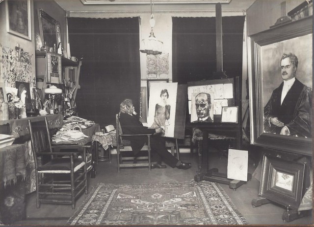TOOROP, JAN (1858-1928) - Jan Toorop in Zijn Werkkamer,Originele Foto